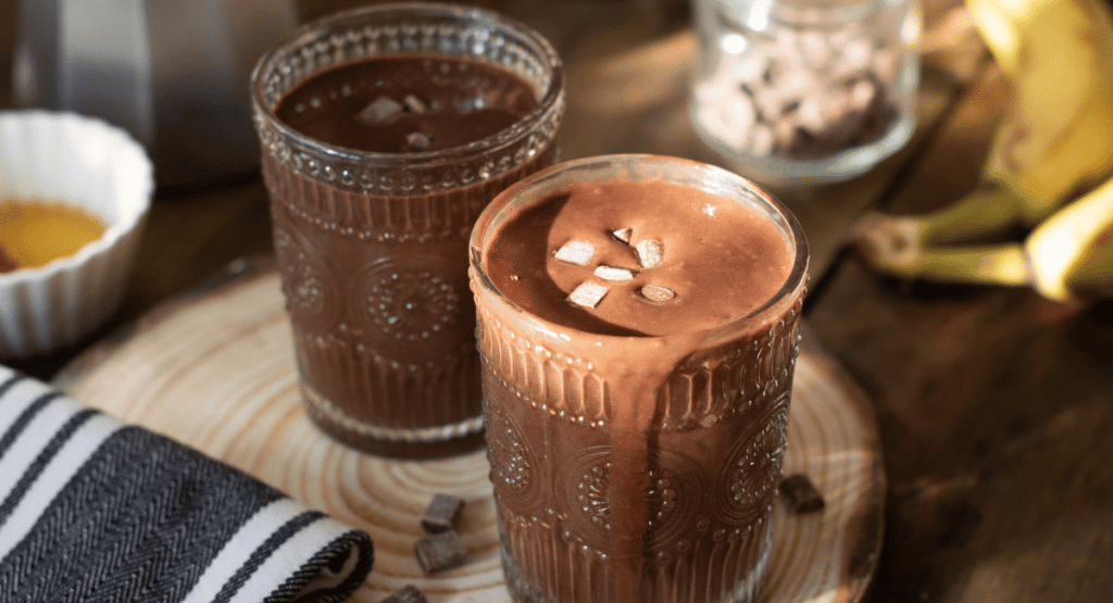 Maista vegaanista mokka-suklaasmoothieta